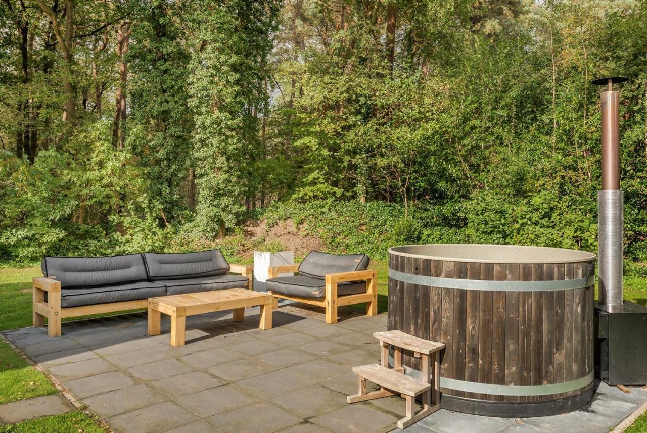 Beautiful English Villa With Hottub Zuidwolde  Екстериор снимка