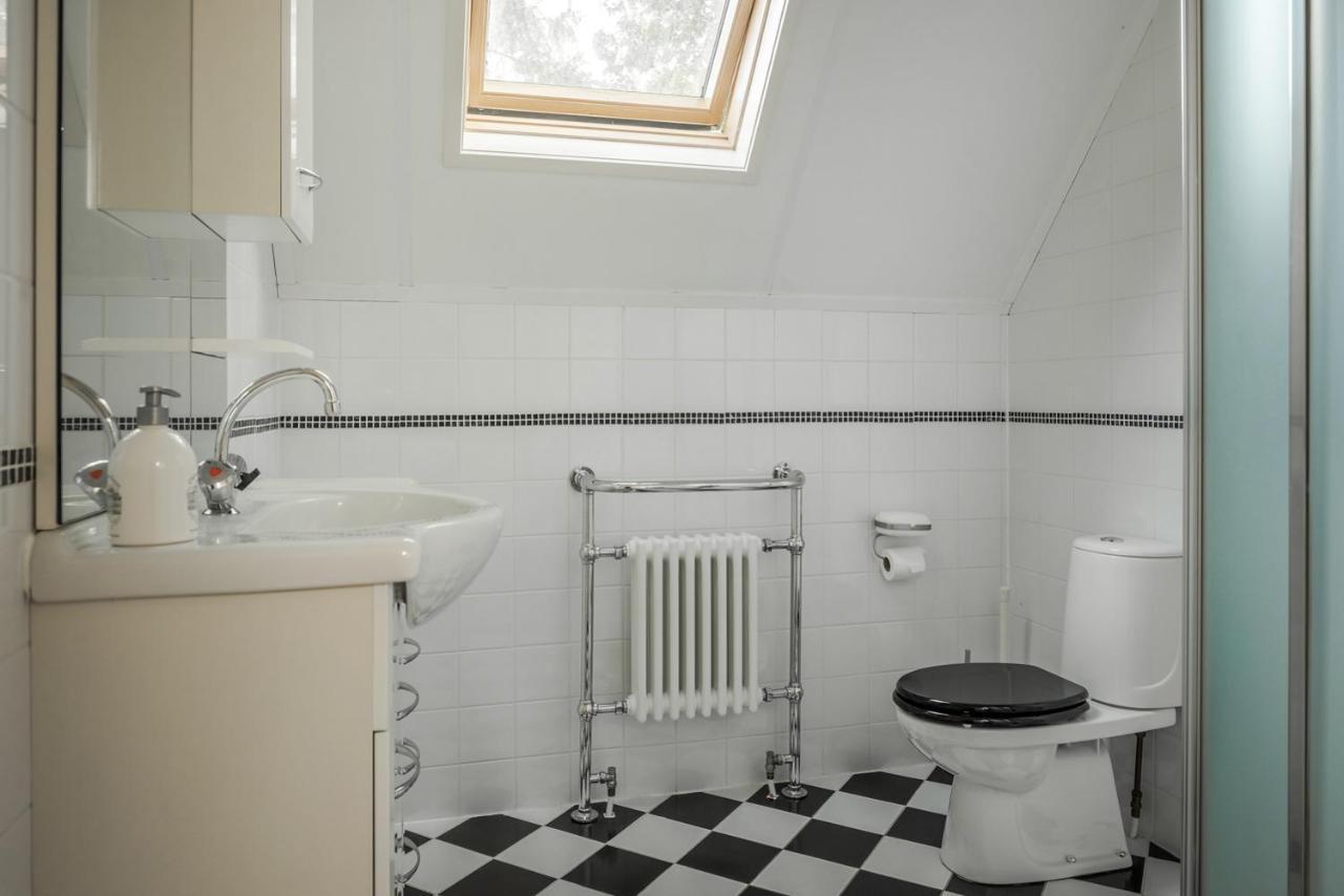 Beautiful English Villa With Hottub Zuidwolde  Екстериор снимка