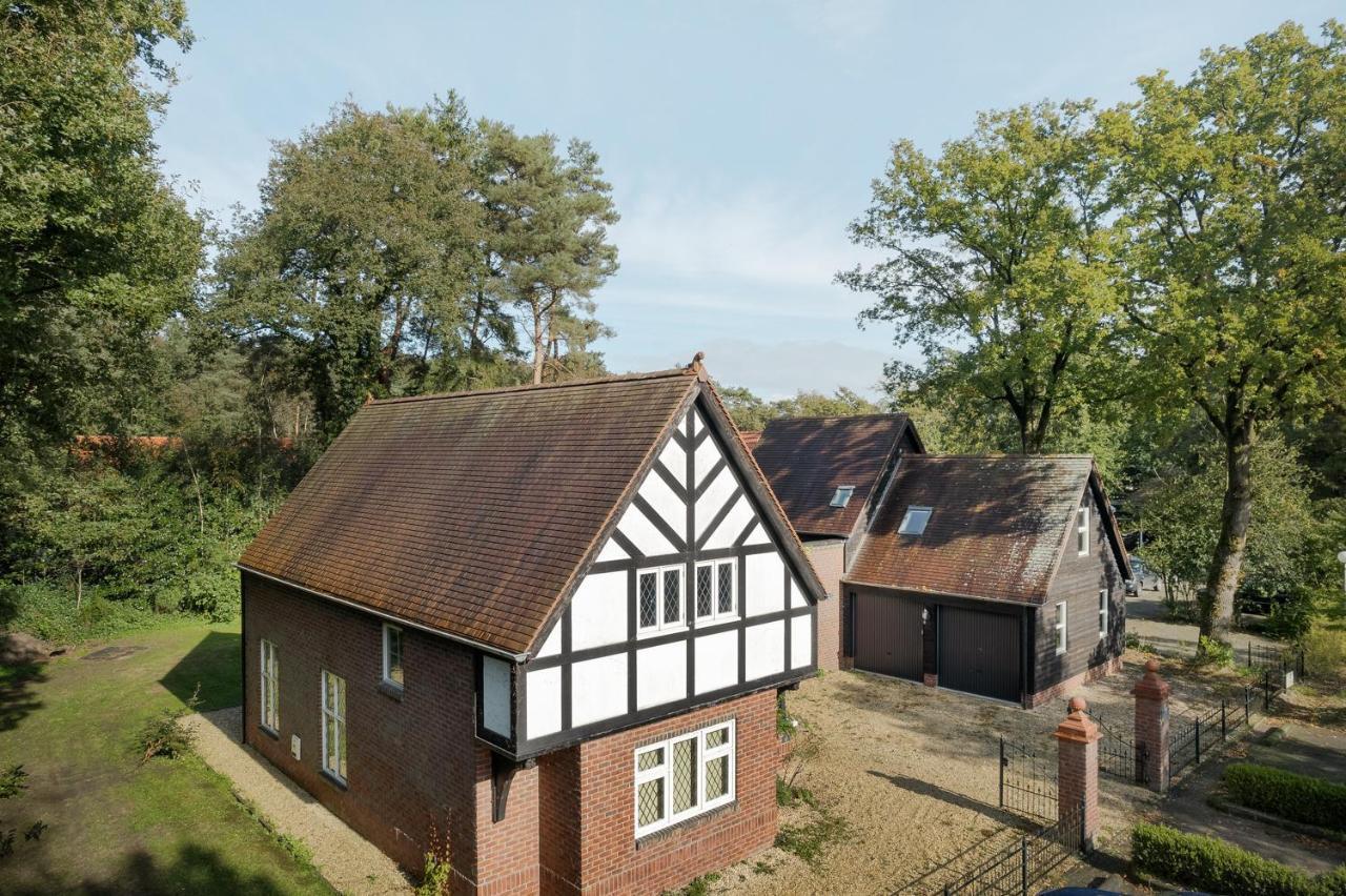 Beautiful English Villa With Hottub Zuidwolde  Екстериор снимка