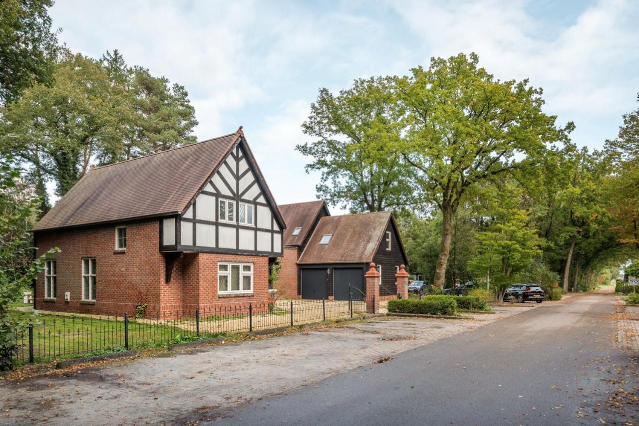 Beautiful English Villa With Hottub Zuidwolde  Екстериор снимка