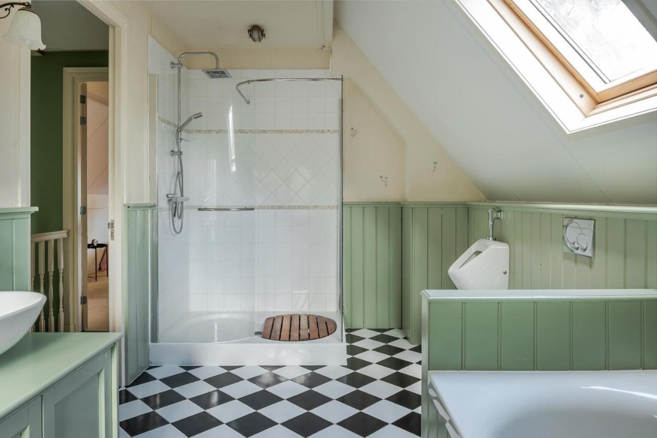 Beautiful English Villa With Hottub Zuidwolde  Екстериор снимка